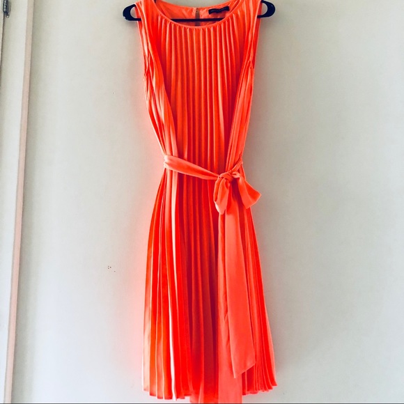 banana republic red pleated dress